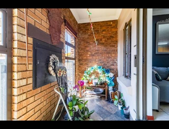 3 BEDROOM TOWNHOUSE FOR SALE IN BEDFORDVIEW